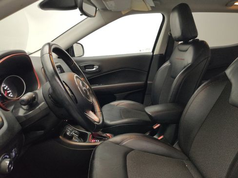 Used 2018 Jeep Compass Trailhawk w/ Safe & Security Group AWD/4WD image 17