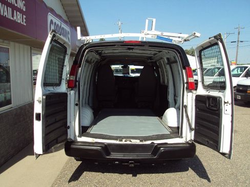Used 2010 GMC Savana 1500 AWD image 8