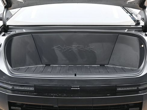 Used 2024 Tesla Cybertruck AWD Crew Cab image 46