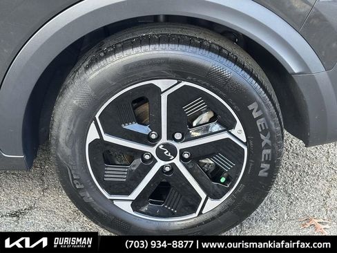 Used 2024 Kia Niro EX w/ EX Cold Weather Package image 30