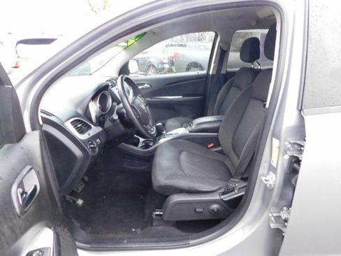 Used 2017 Dodge Journey SXT w/ Comfort/Convenience Group image 8