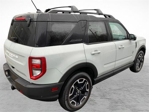 Used 2022 Ford Bronco Sport Outer Banks w/ Tech Package image 2