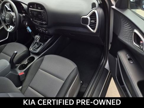 Certified 2025 Kia Soul LX w/ LX Technology Package FWD image 7