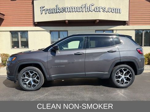 Used 2024 Jeep Compass Limited w/ Sun and Sound Group image 8