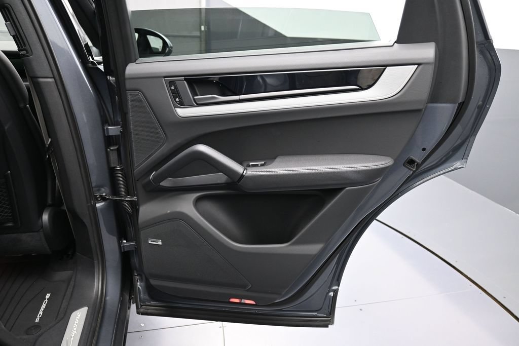 Certified 2026 Porsche Cayenne S AWD/4WD image 25