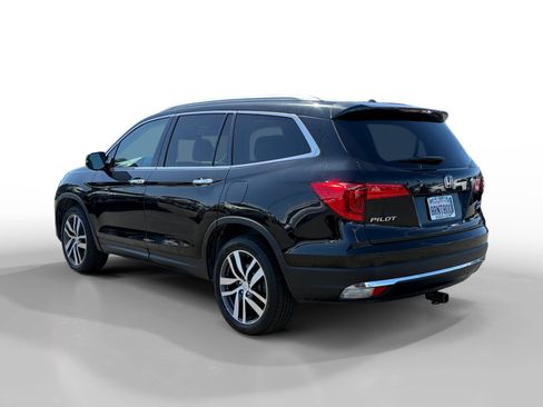 Used 2018 Honda Pilot Elite image 3