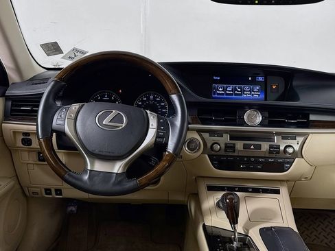 Used 2015 Lexus ES 350 w/ Luxury Package FWD image 10