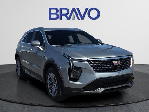 Used 2025 Cadillac XT4 Premium Luxury FWD image 6