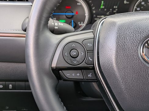 Certified 2024 Toyota Venza XLE AWD/4WD image 34