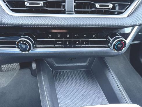 Used 2025 Chevrolet Equinox LT image 18