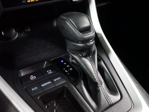 Certified 2024 Toyota RAV4 LE FWD image 21
