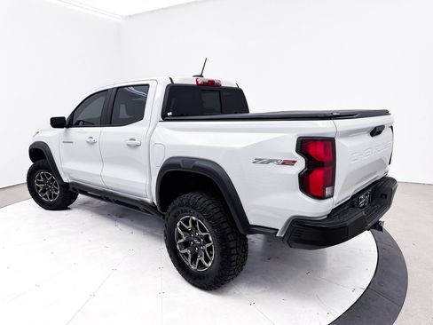 Used 2024 Chevrolet Colorado ZR2 AWD/4WD image 3