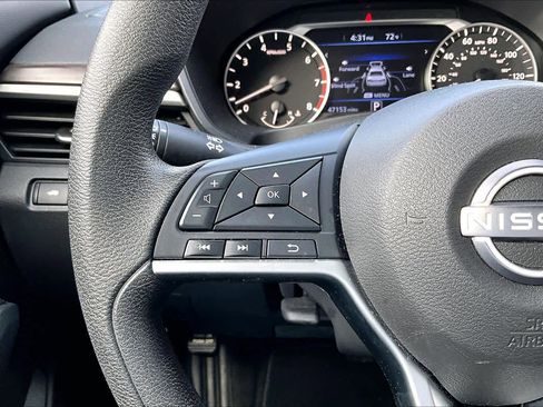 Used 2024 Nissan Altima 2.5 SV image 21