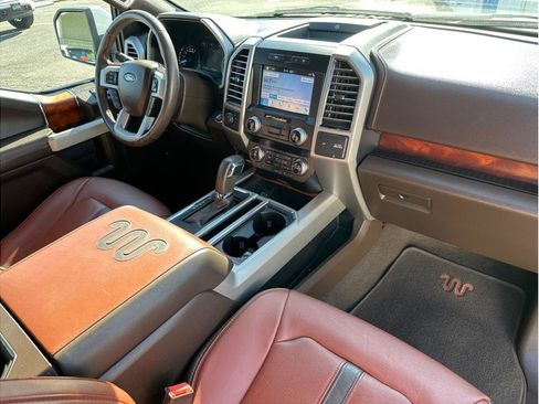 Used 2019 Ford F150 King Ranch w/ Equipment Group 601A Luxury AWD/4WD image 8