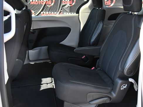 Used 2023 Chrysler Voyager LX FWD image 35