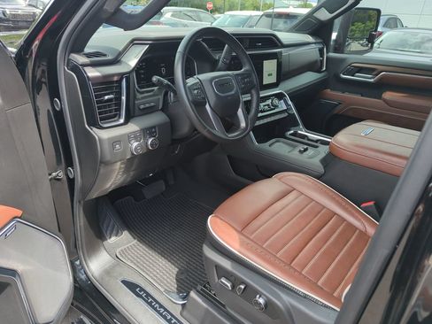 Used 2025 GMC Sierra 3500 Denali Ultimate AWD/4WD image 11