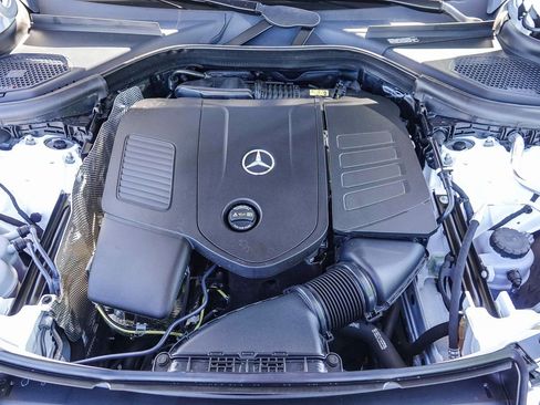 Certified 2025 Mercedes-Benz GLC 300 4MATIC image 27