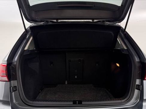 Used 2022 Volkswagen Taos SE FWD image 18