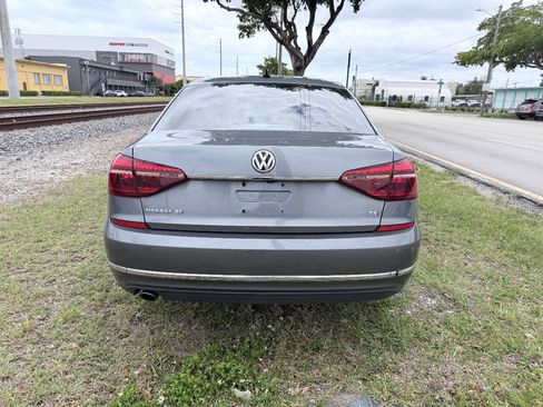 Used 2017 Volkswagen Passat 1.8T SE FWD image 8