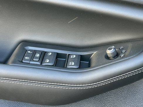 New 2025 Jeep Grand Cherokee L Altitude image 13