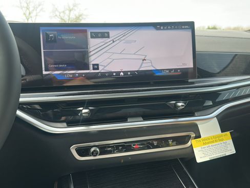 New 2026 BMW X7 M60i image 23