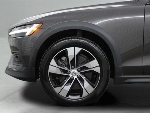 Certified 2023 Volvo V60 B5 Cross Country Plus w/ Climate Package AWD/4WD image 6