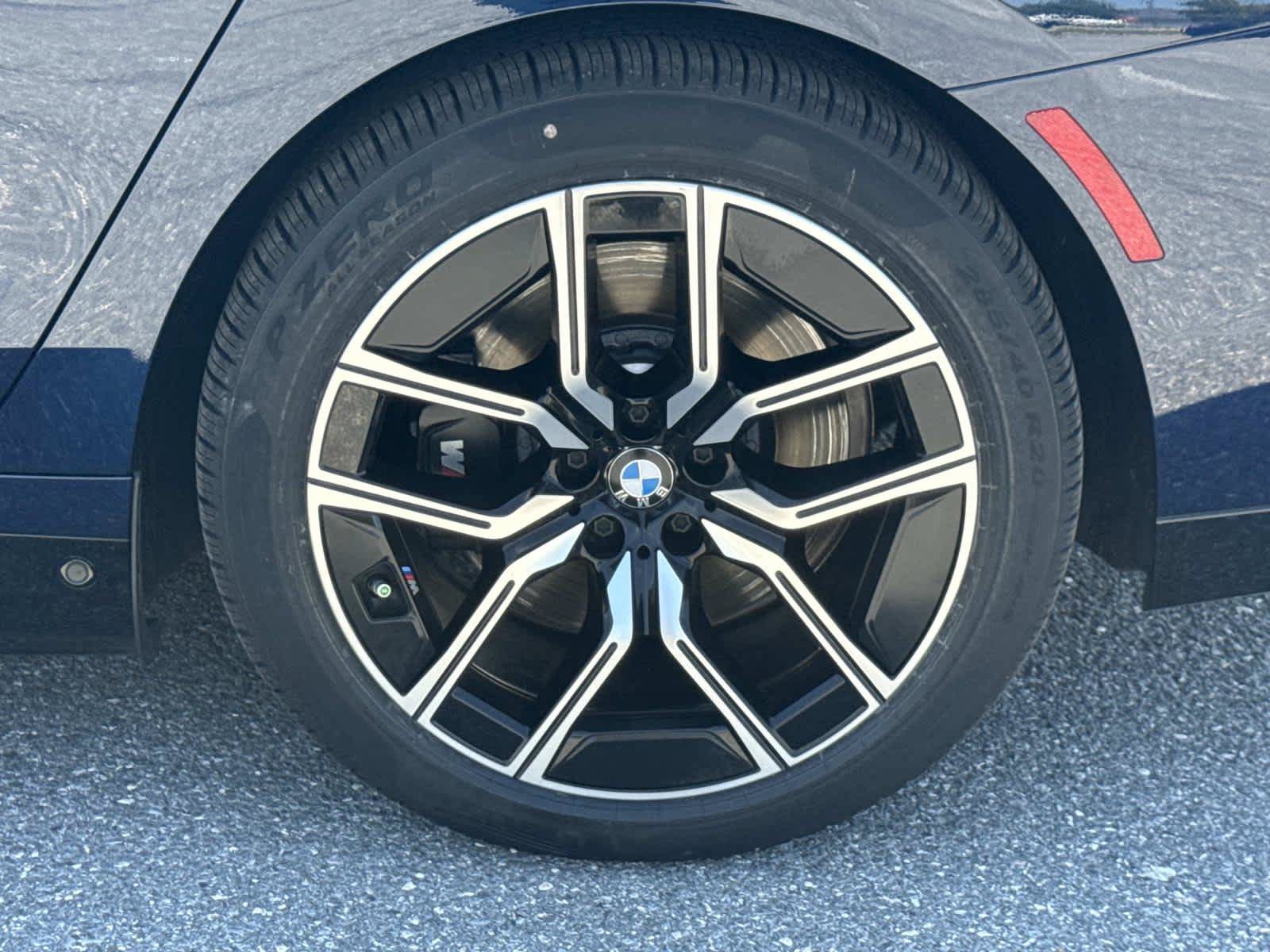 Used 2023 BMW i7 xDrive60 AWD/4WD image 12