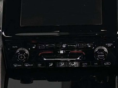 New 2025 Jeep Grand Cherokee L Altitude image 36