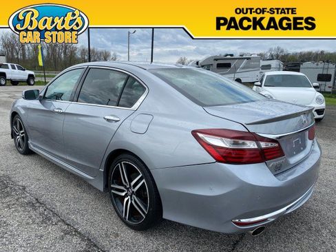 Used 2017 Honda Accord Touring image 4