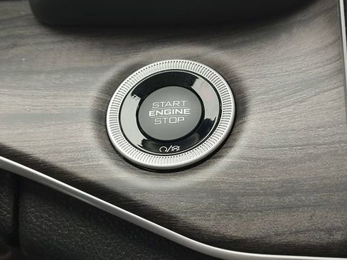 Certified 2023 Jeep Grand Cherokee Limited w/ Black Appearance Package AWD/4WD image 34