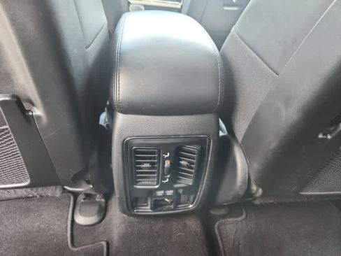 Used 2021 Jeep Grand Cherokee Limited w/ Premium Lighting Group image 17