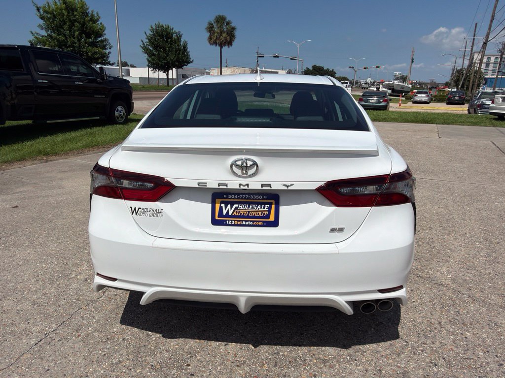 Used 2021 Toyota Camry SE FWD image 5