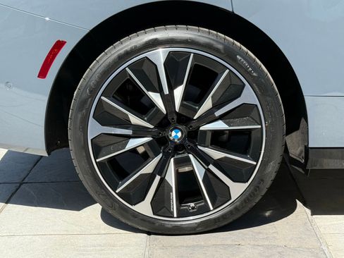 Used 2026 BMW iX xDrive60 w/ Climate Comfort Package AWD/4WD image 18
