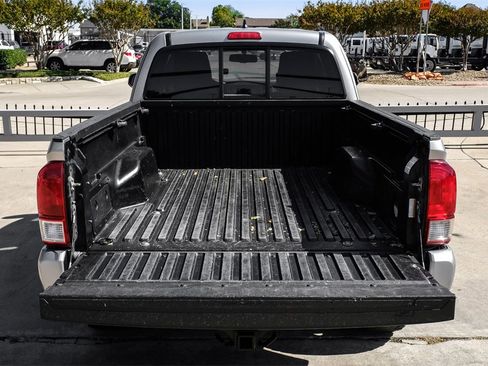 Used 2016 Toyota Tacoma TRD Sport w/ Towing Package image 50