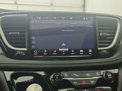 New 2027 Chrysler Pacifica Limited AWD/4WD image 25