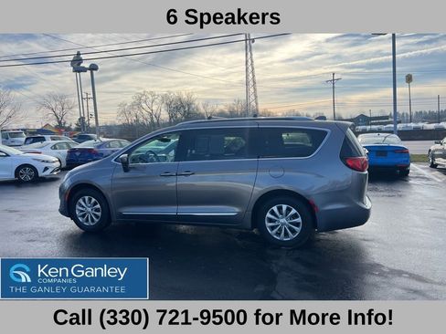 Used 2018 Chrysler Pacifica Touring-L image 15