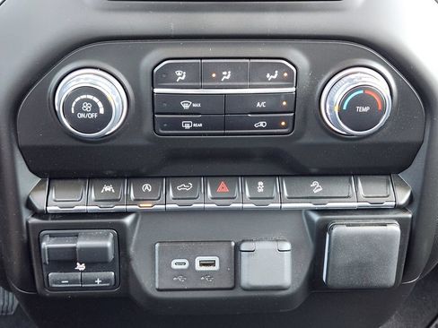 Certified 2025 Chevrolet Silverado 1500 Custom Trail Boss AWD/4WD image 19