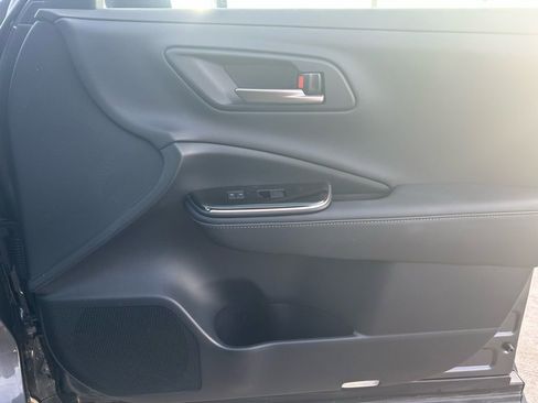 Used 2024 Toyota Crown image 30