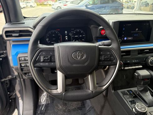 Used 2025 Toyota Tacoma TRD Off-Road AWD/4WD image 25