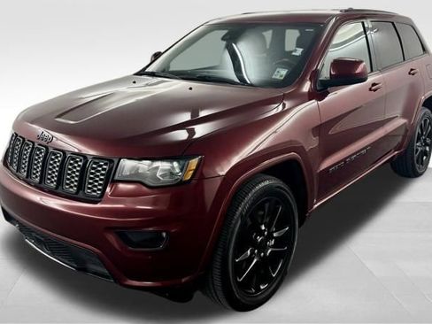 Used 2022 Jeep Grand Cherokee Laredo X RWD image 4