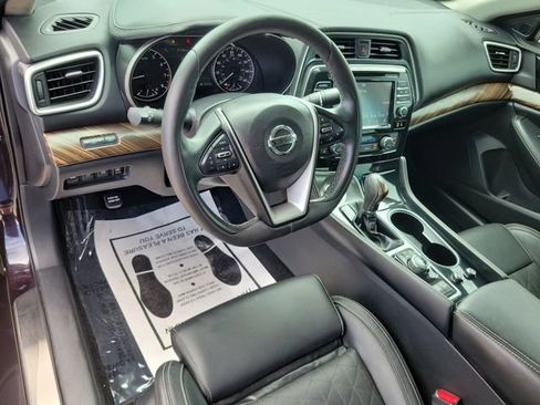 Used 2016 Nissan Maxima Platinum w/ Interior Lighting Package FWD image 15