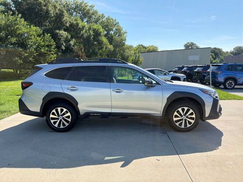 Certified 2024 Subaru Outback Premium AWD/4WD image 7