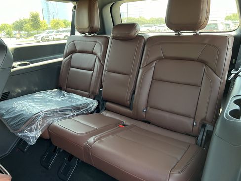 New 2025 Lincoln Navigator L Reserve image 28
