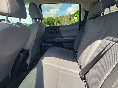 Used 2022 Toyota Tacoma SR w/ SR Convenience Package RWD image 14