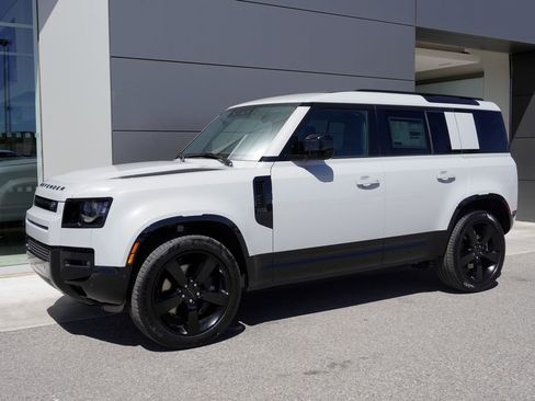 New 2026 Land Rover Defender 110 X-Dynamic SE AWD/4WD image 3