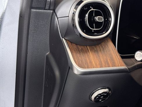 Used 2026 Mercedes-Benz GLC 300 image 10