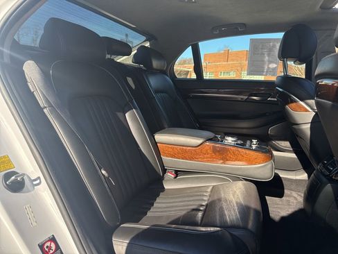 Used 2018 Genesis G90 3.3T Premium image 36