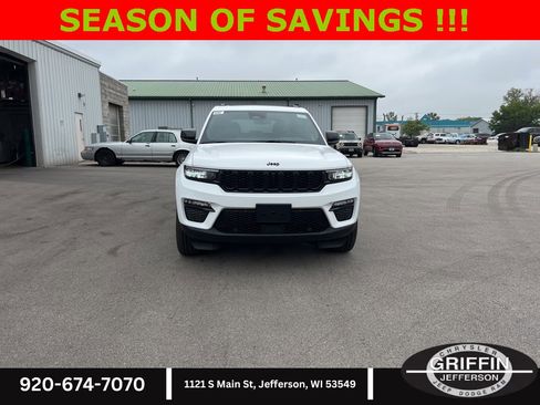 New 2025 Jeep Grand Cherokee Limited w/ Luxury Tech Group II image 4