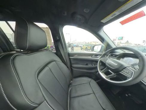 New 2026 Jeep Grand Cherokee Limited image 28