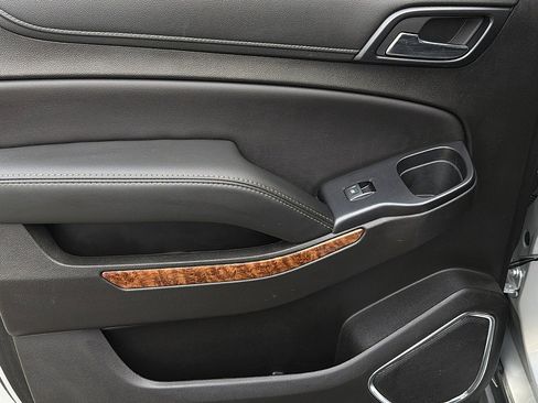 Used 2017 Chevrolet Suburban Premier image 11